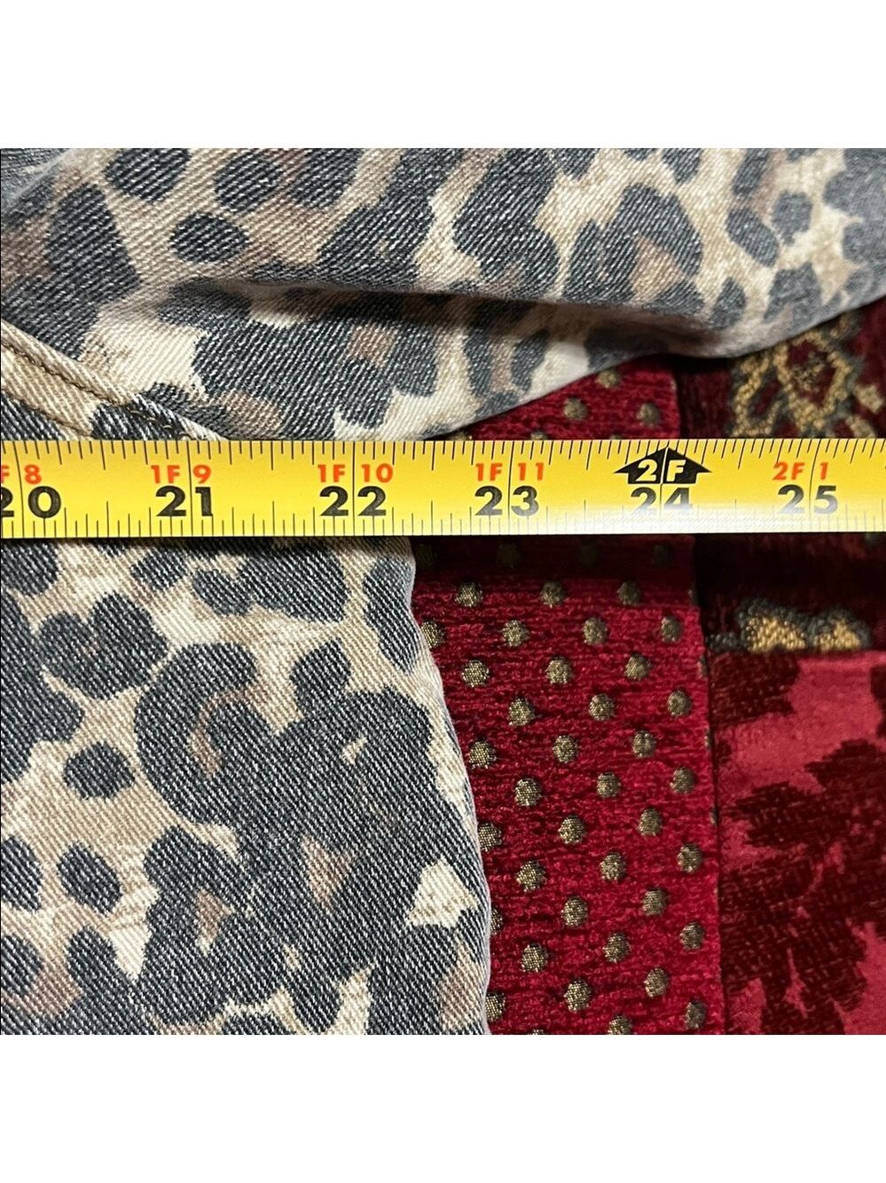 Kut from the Kloth Leopard Print Jean Jacket - Black and Tan. XL - Picture 6 of 9